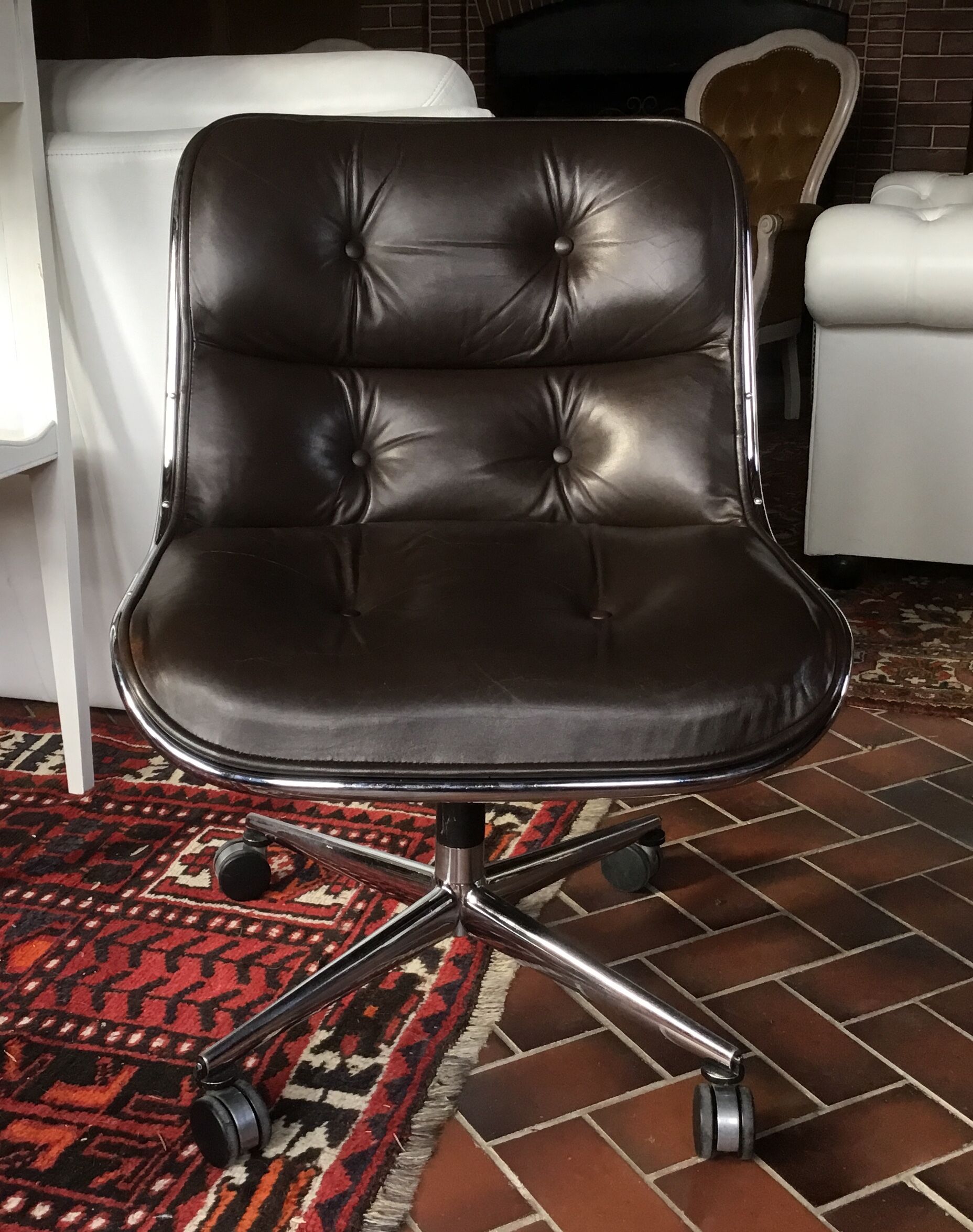 Fauteuil cuir Charles Pollock
