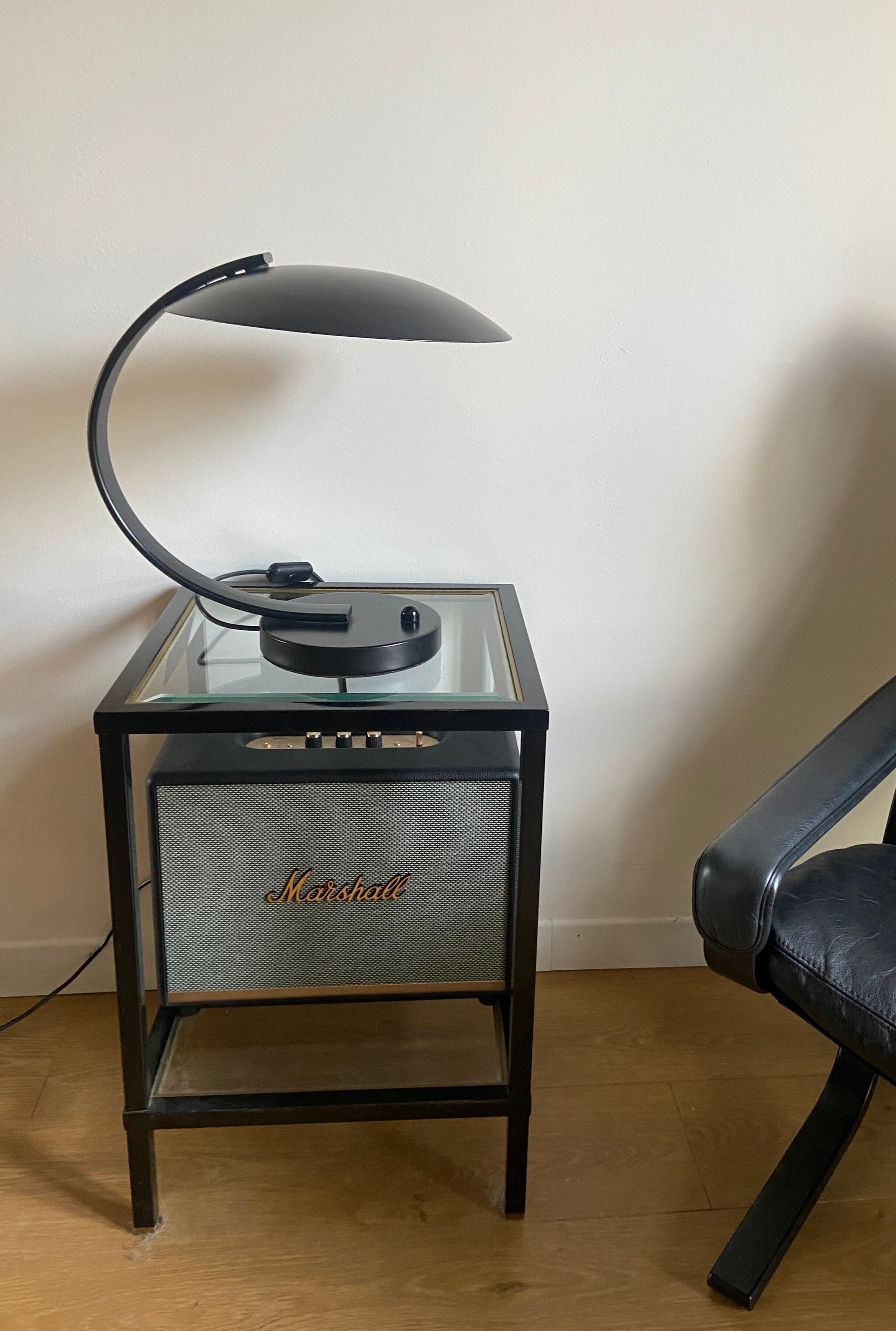 Lampe de bureau soucoupe noire par disderot pour soka made in france