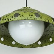 Suspension vintage en métal émaillé et verre blanc 1960