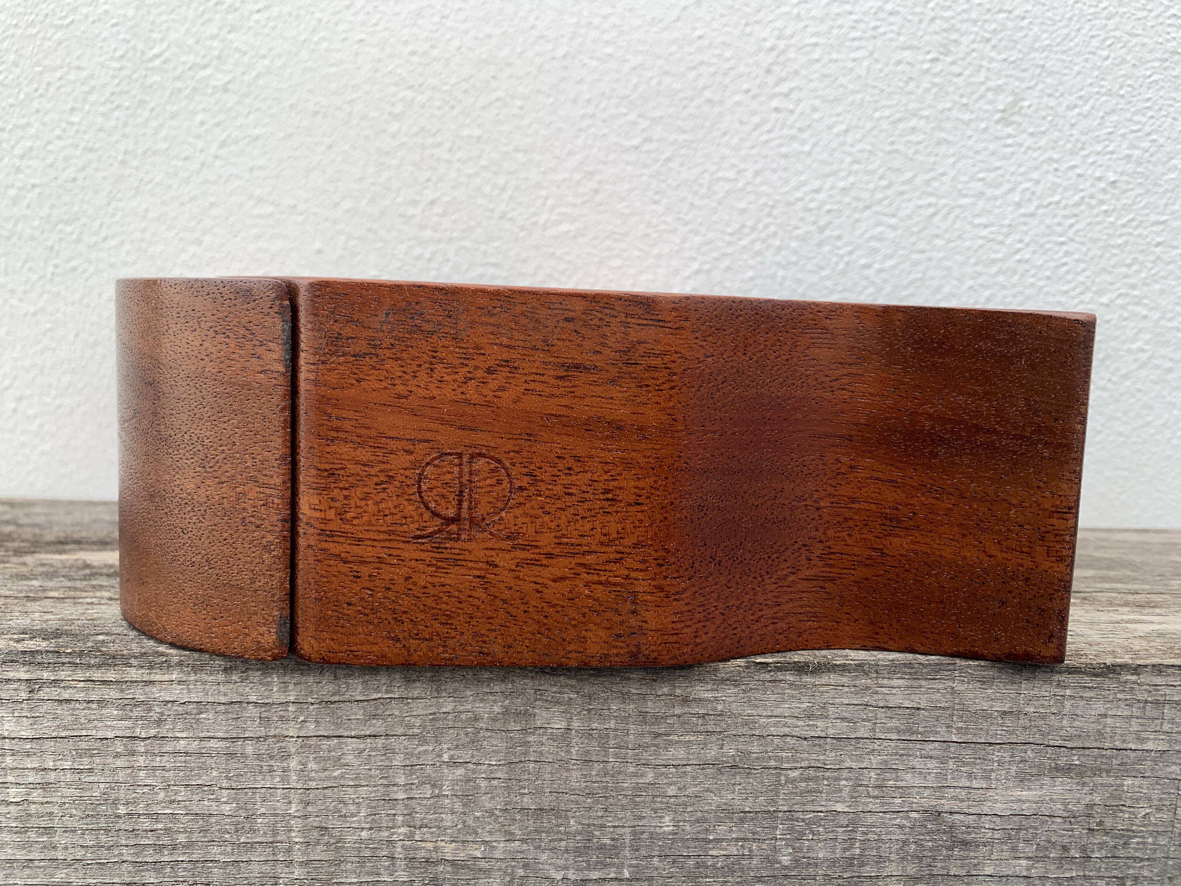 Mail rack, pencil holder, rack staples in Scandinavian wood signed, vintage, zoomorphic, pelican