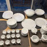 Bernardaud Limoges table service platinum model, 45 pieces