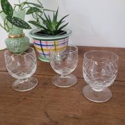 Lot de 3 verres à digestif en cristal taillé