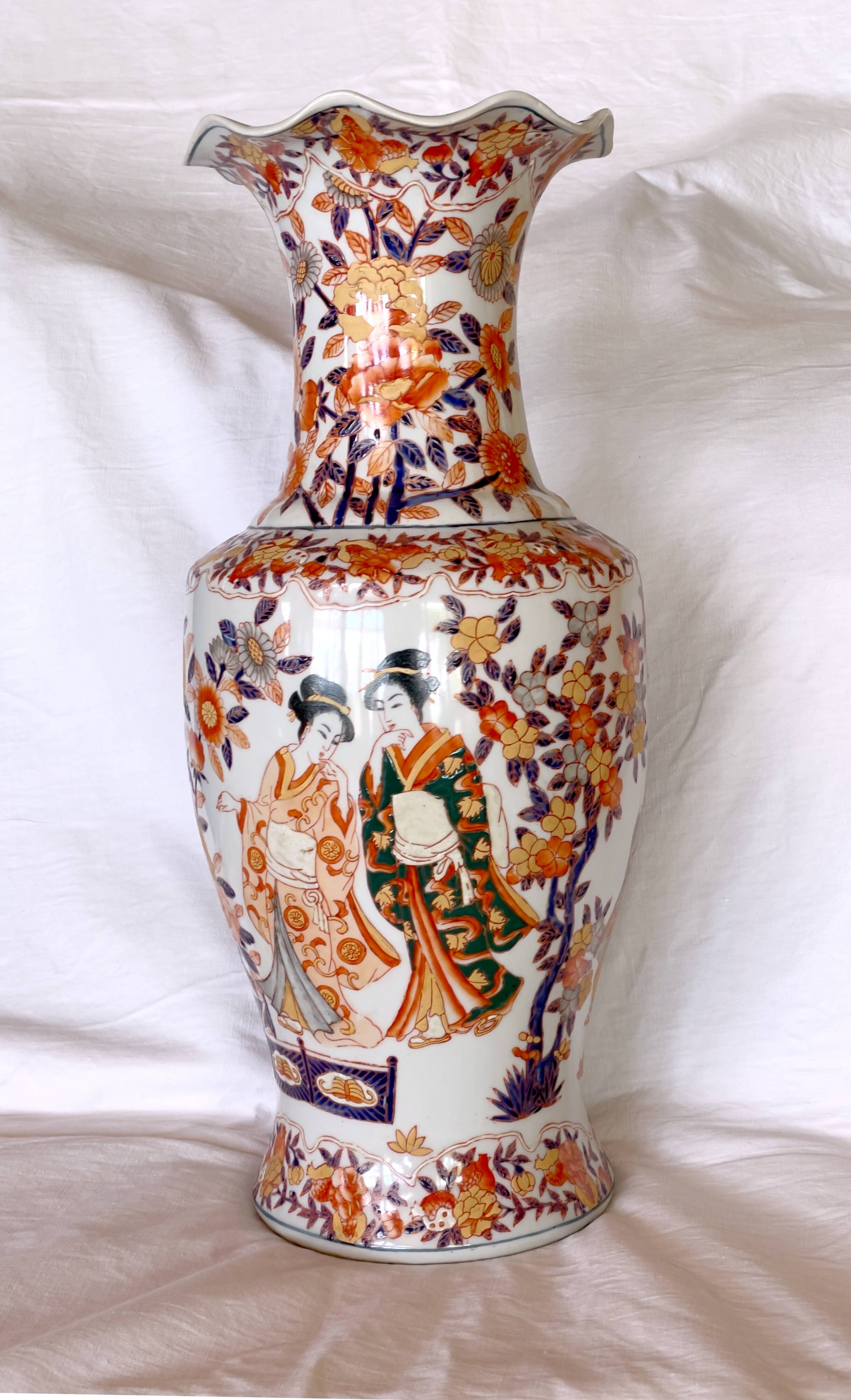 Large Chinese porcelain vase decorated with geishas and flowers, mid-19th century