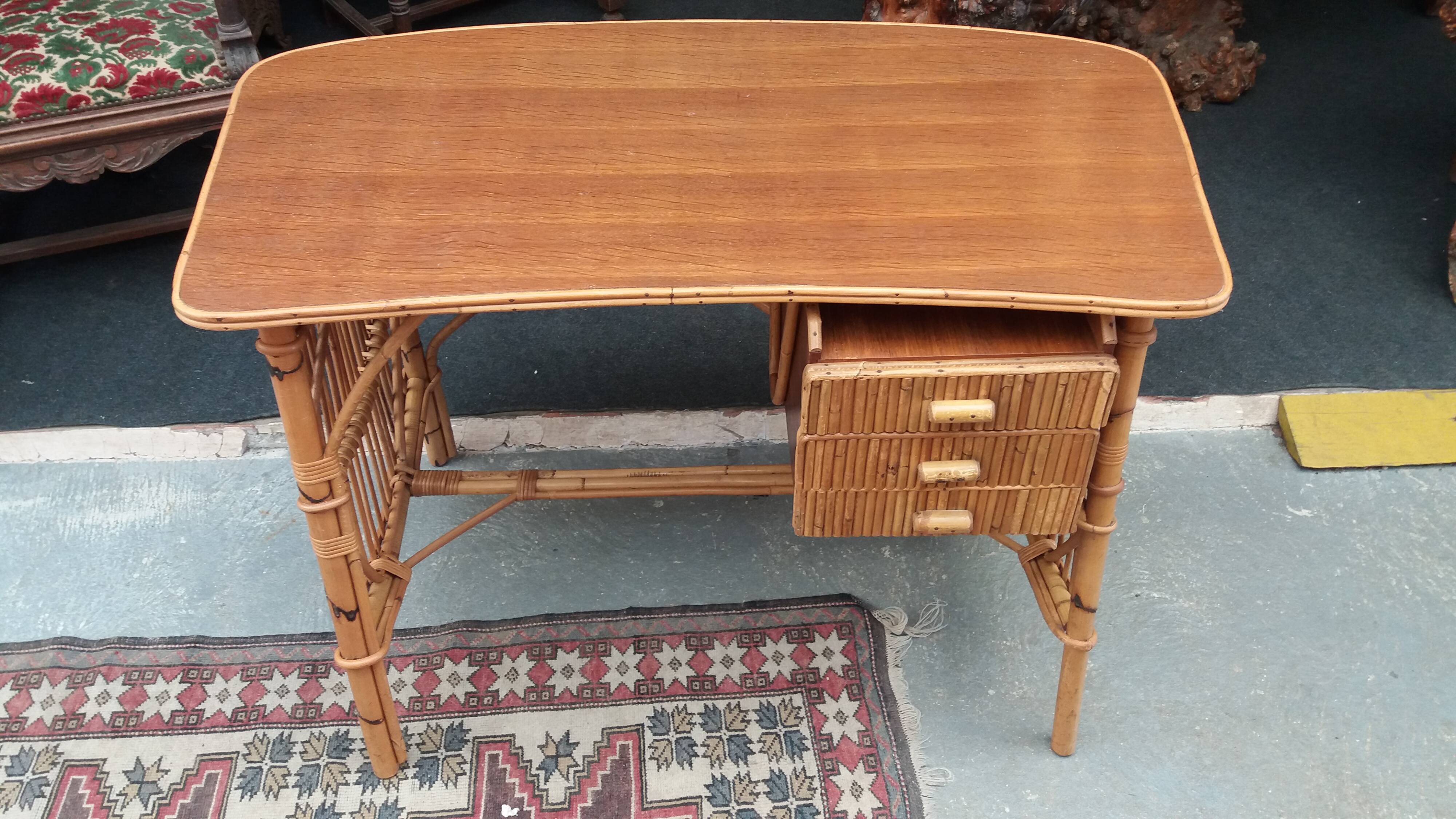 Rattan desk from the 1960s/1970s.