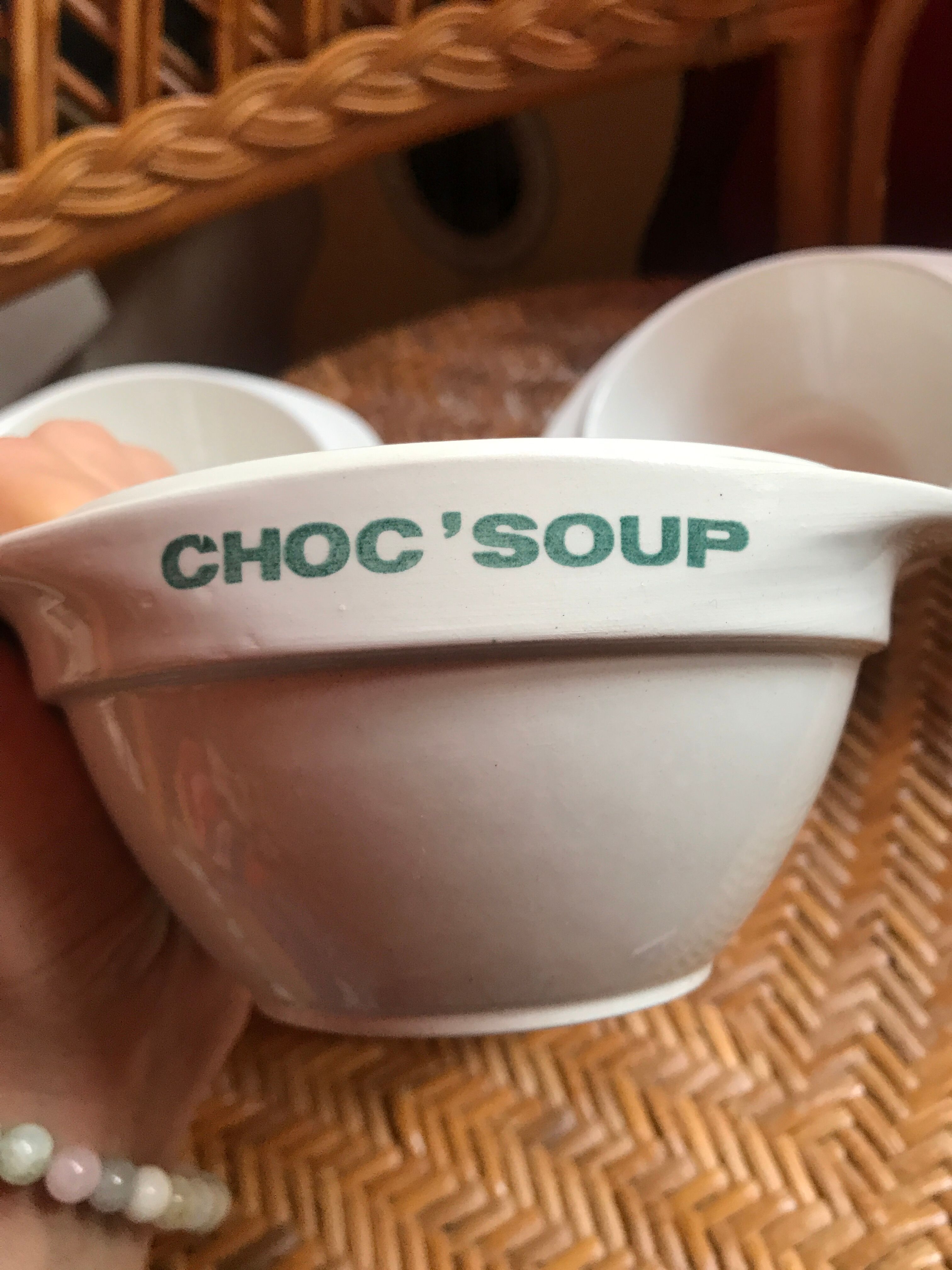 Vintage bowls choc'soup