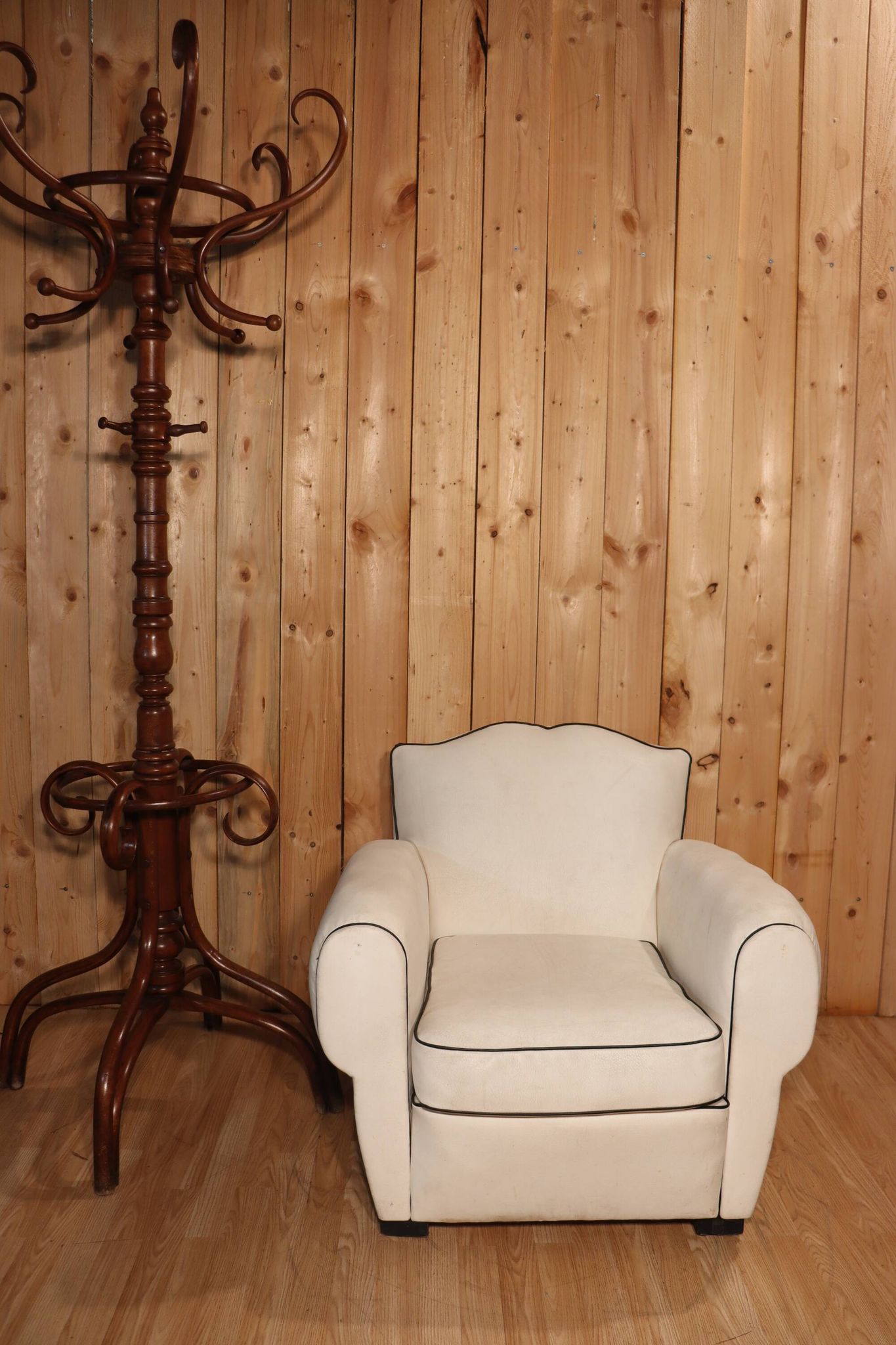 Fauteuil club en cuir blanc
