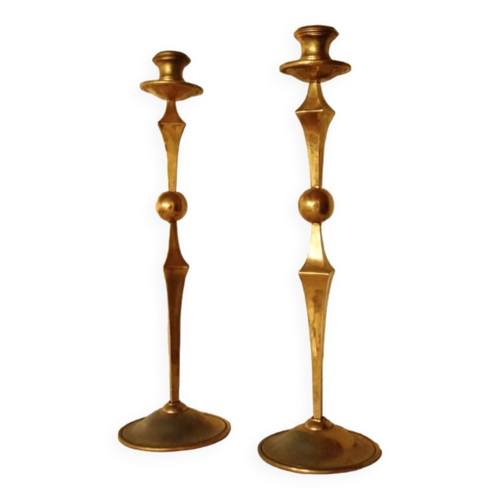 Contemporary brass candlesticks.