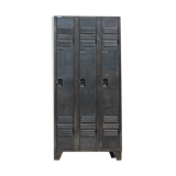 Acial triple metal locker