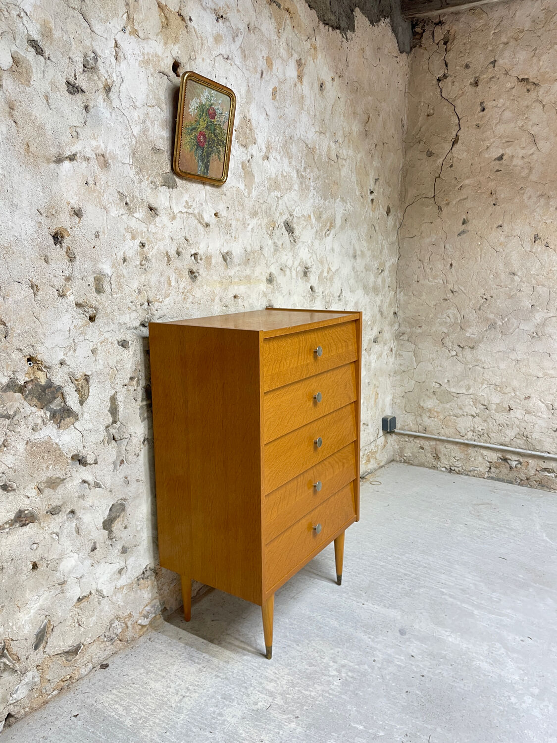 Chest of drawers