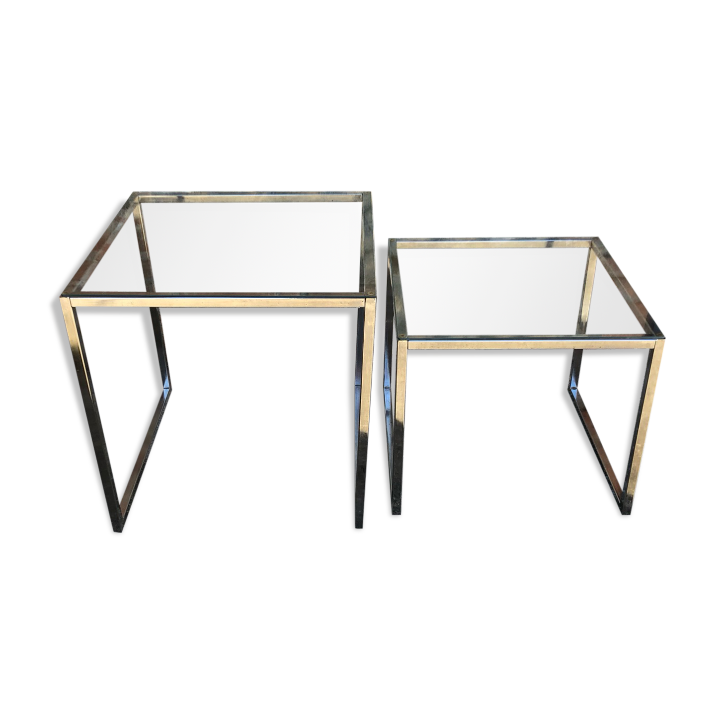 Glass nesting coffee tables