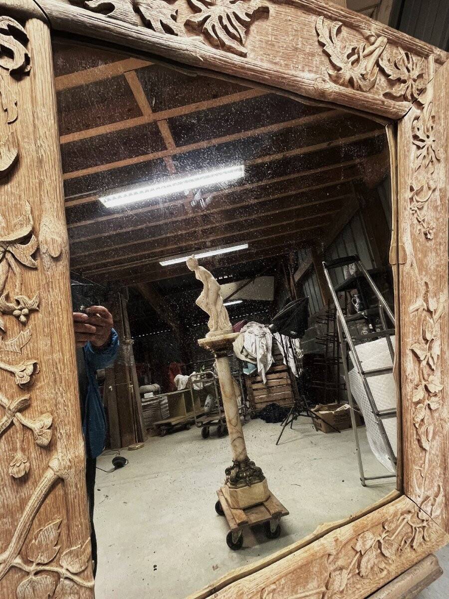 Art Nouveau mirror decorated with poppy leaves, signed by Roger père.