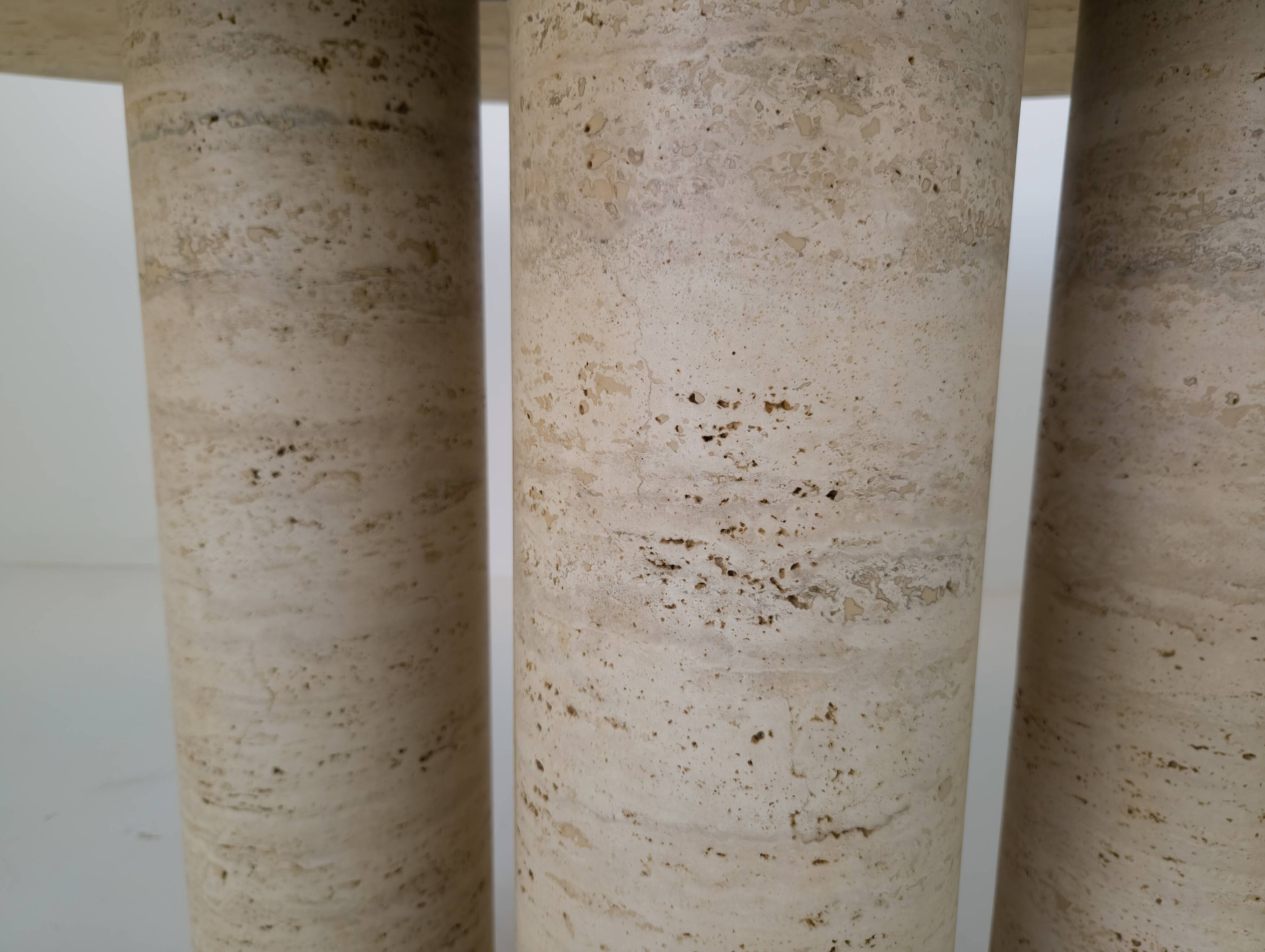 Mario Bellini – Il Colonnato – Italian travertine dining table, ca. 1980