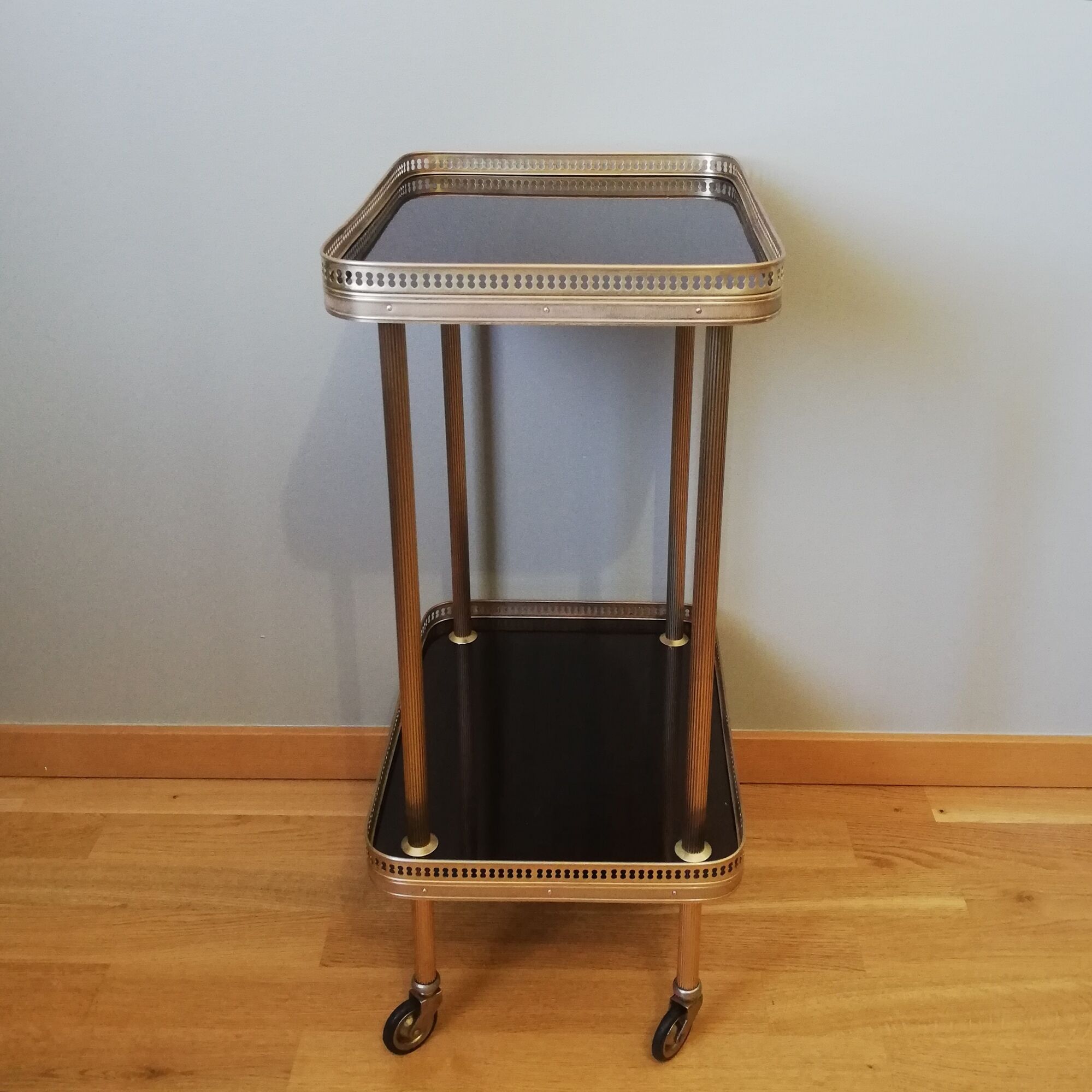 Vintage 60s wheeled service in brass and formica