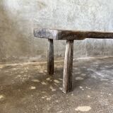 Grande table basse arrondie en teck asiatique ancien