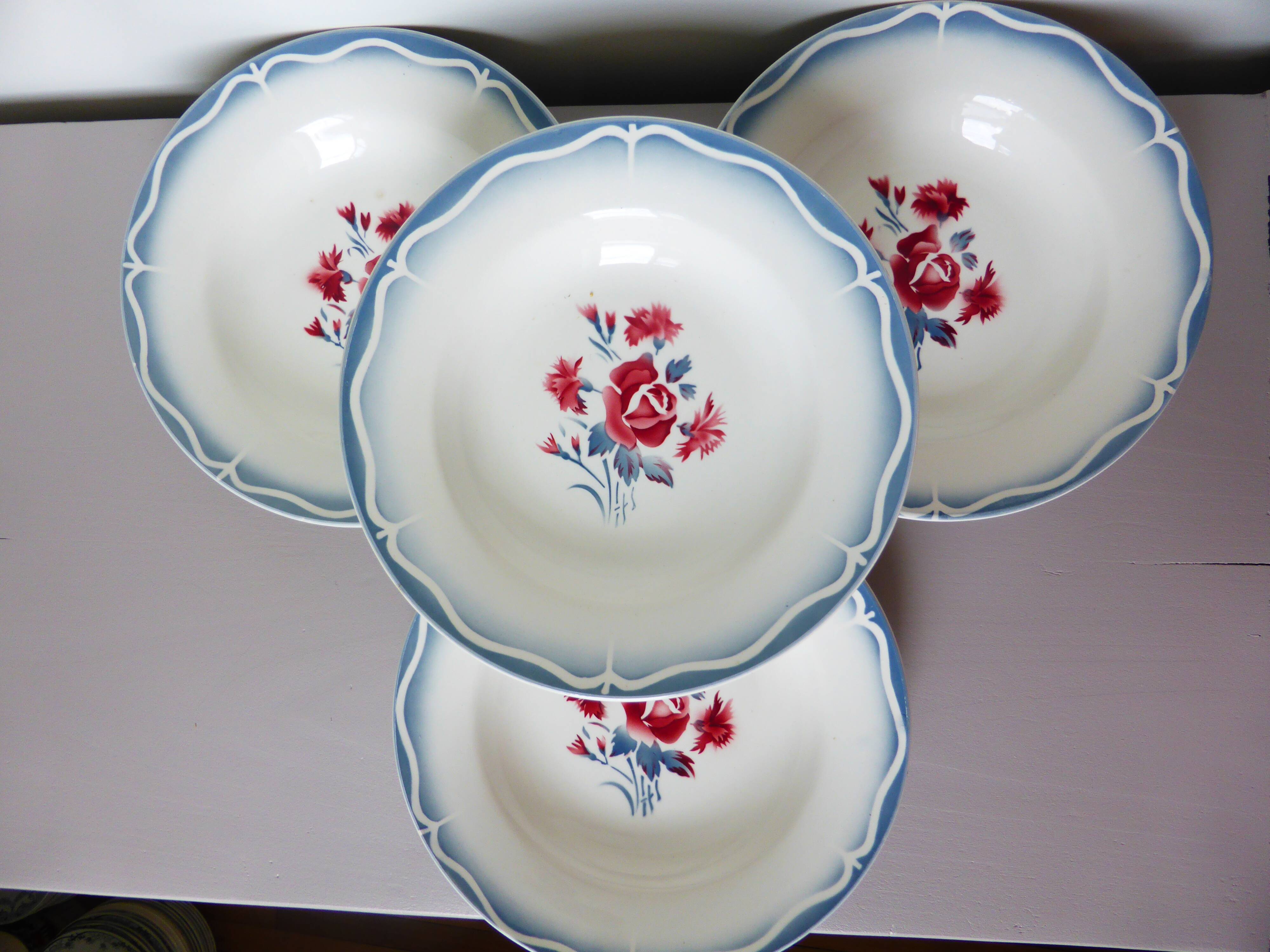 4 vintage Digoin Sarreguemines soup plates, Nina Rosa model 2008158