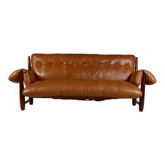 Mole sofa in leather by Sergio Rodrigues. 1960s Made in Brazil