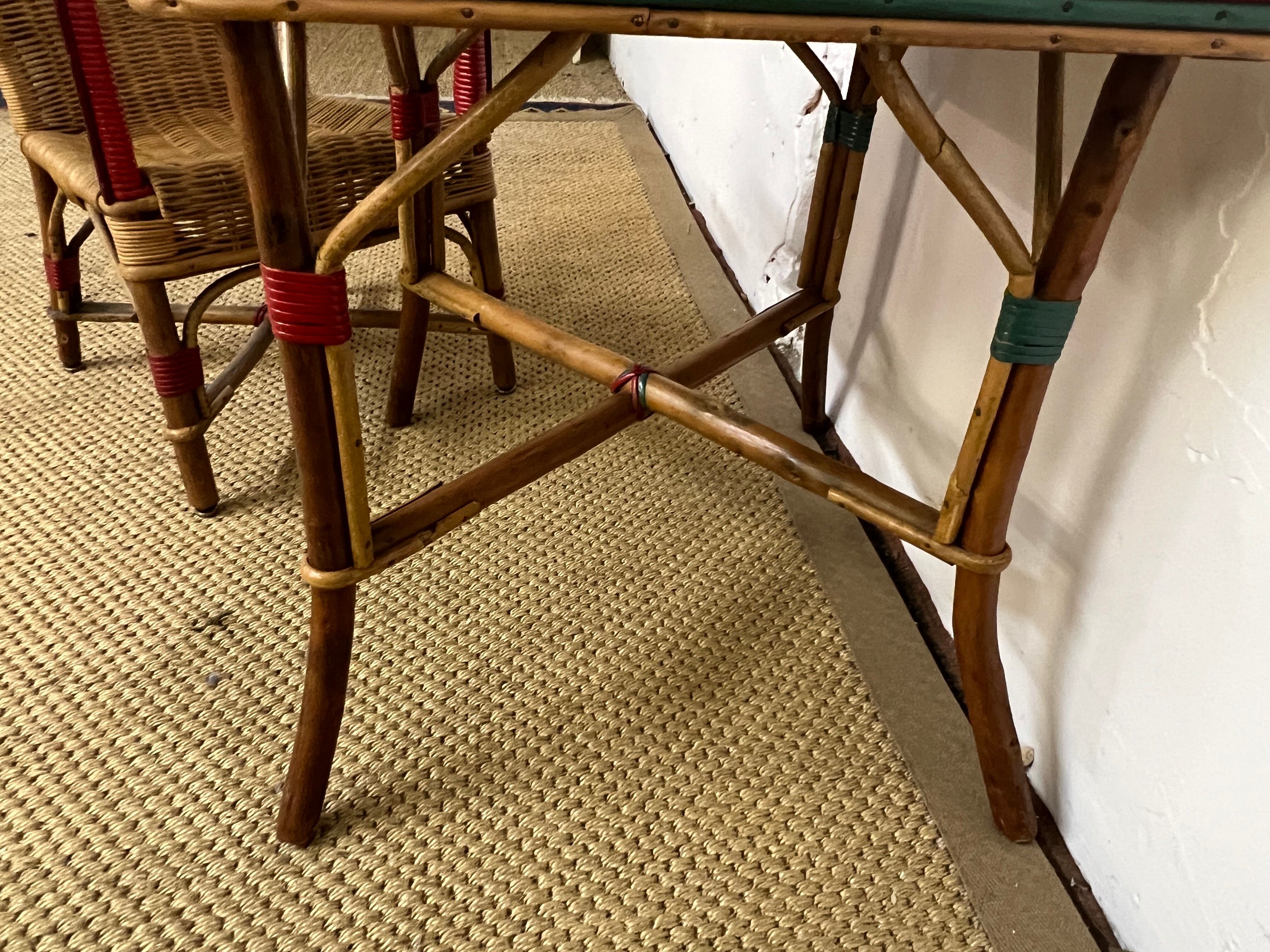 Ensemble table et fauteuil en rotin enfants