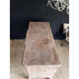 Distressed chest of drawers