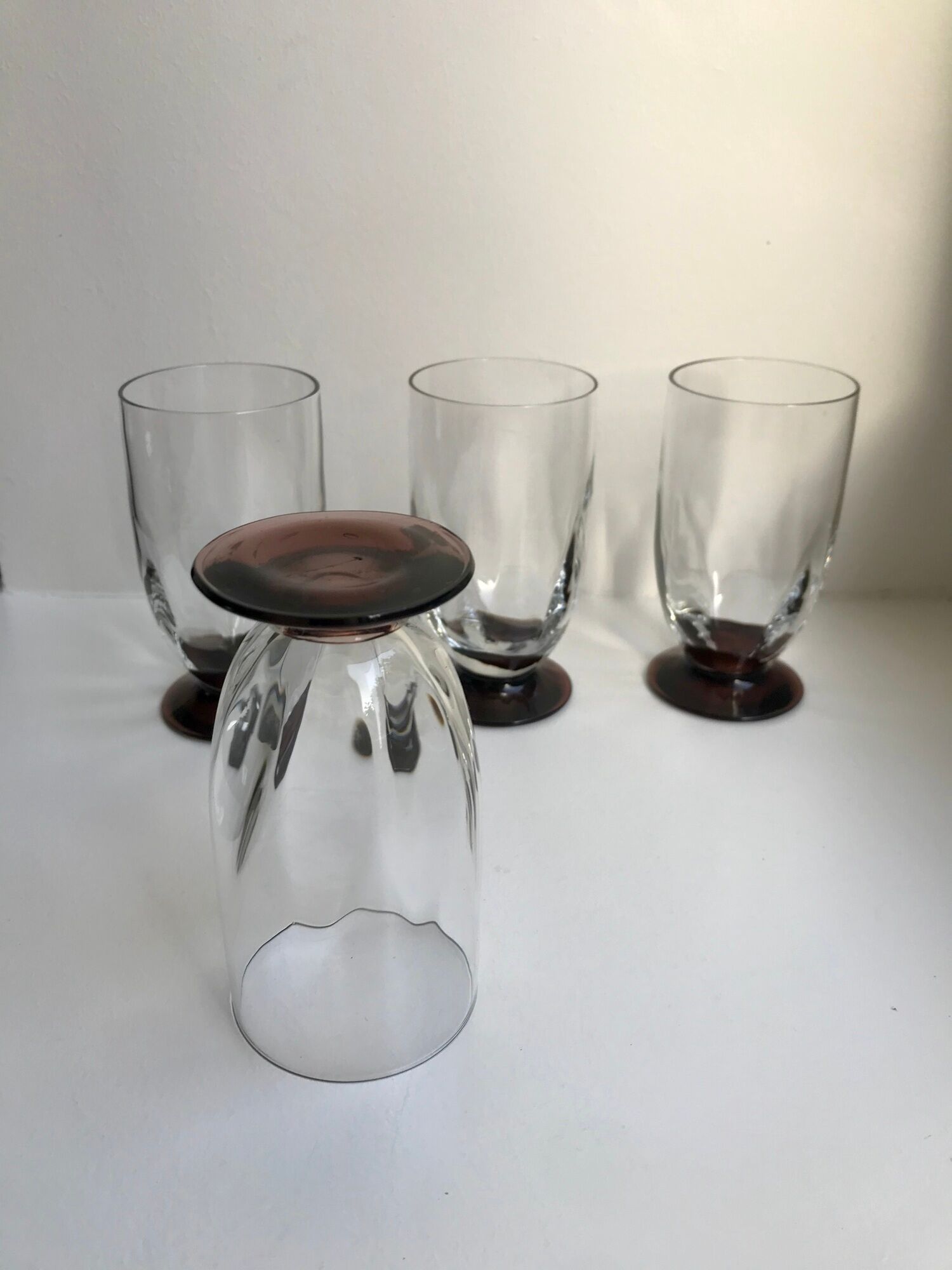 Set of 4 small glasses / flutes with purple feet art deco 30s