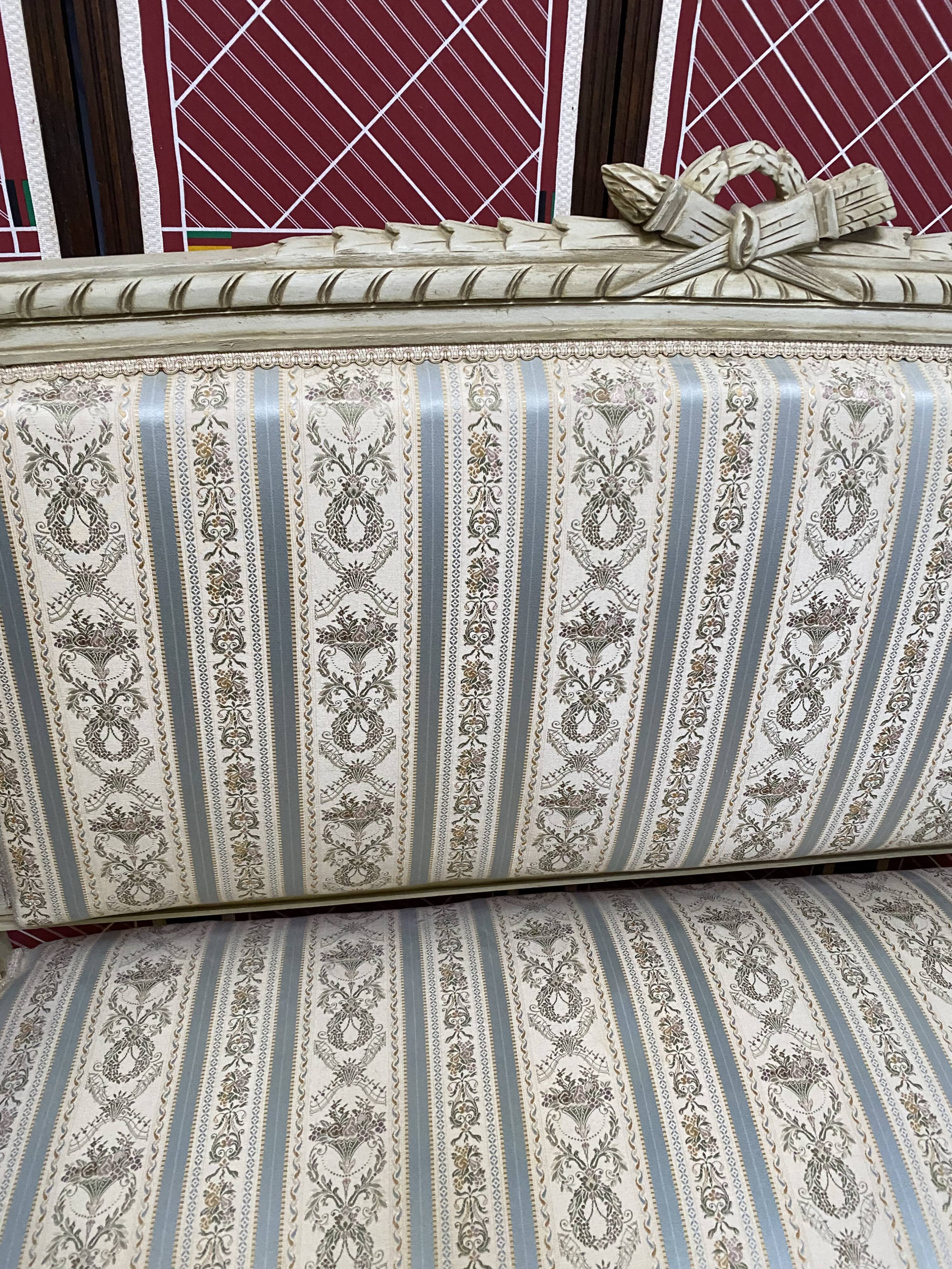 Louis XVI style bench carved with original fabrics and silks