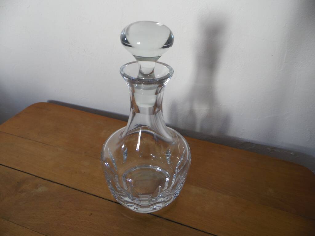 Hand-cut crystal decanter