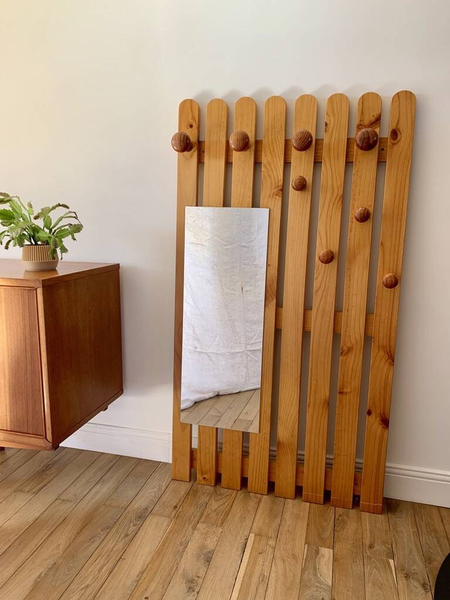 cloakroom coat rack mirror in blond pine 70s-80s