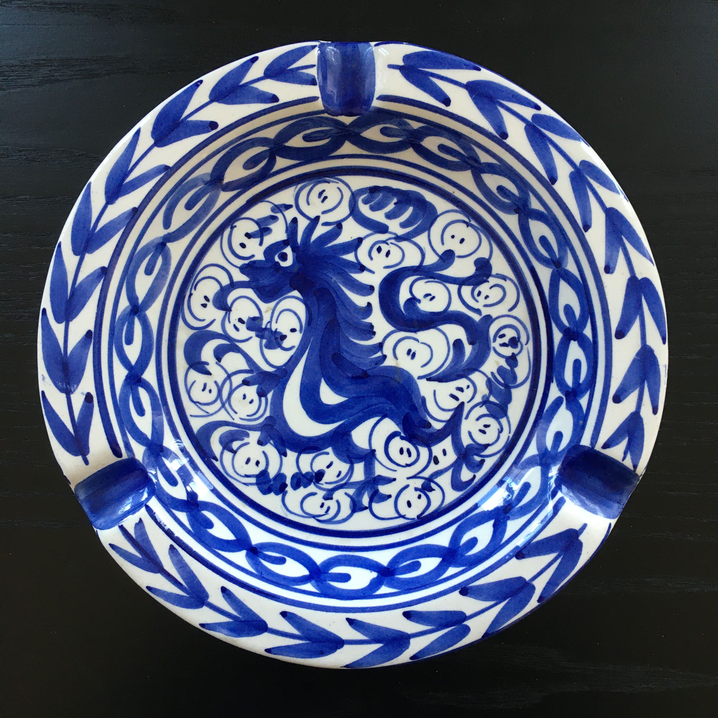 Blue dragon decor pocket emptier