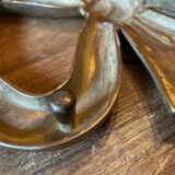 Brass knot table mat