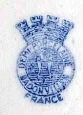 Soupière ancienne Badonviller – demi-porcelaine ivoire, fleurs et dorure