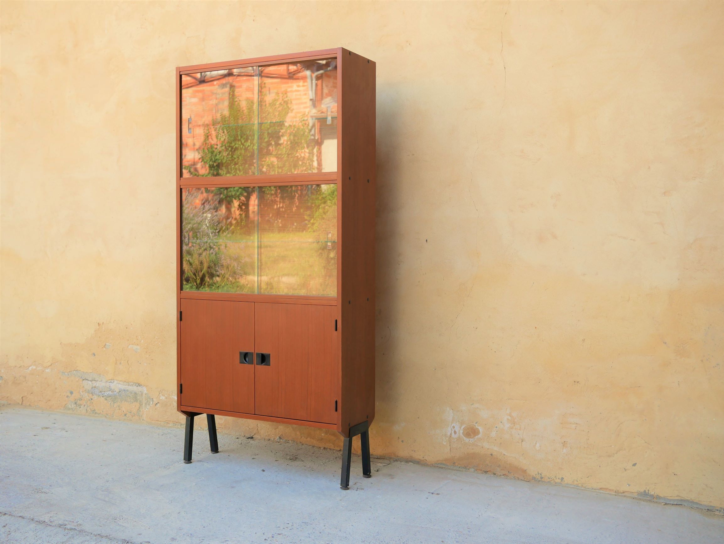 Library showcase by René-Jean Caillette for Charron editions