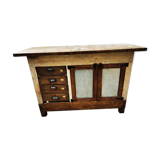 Old workbench diverted into undue furniture