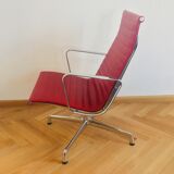 Chaise en aluminium EA116 de Charles & Ray Eames