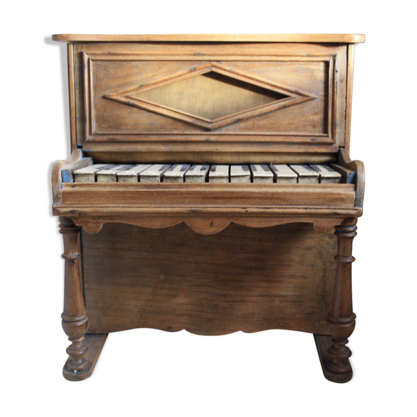 Former piano wood carved