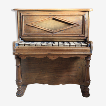 Former piano wood carved