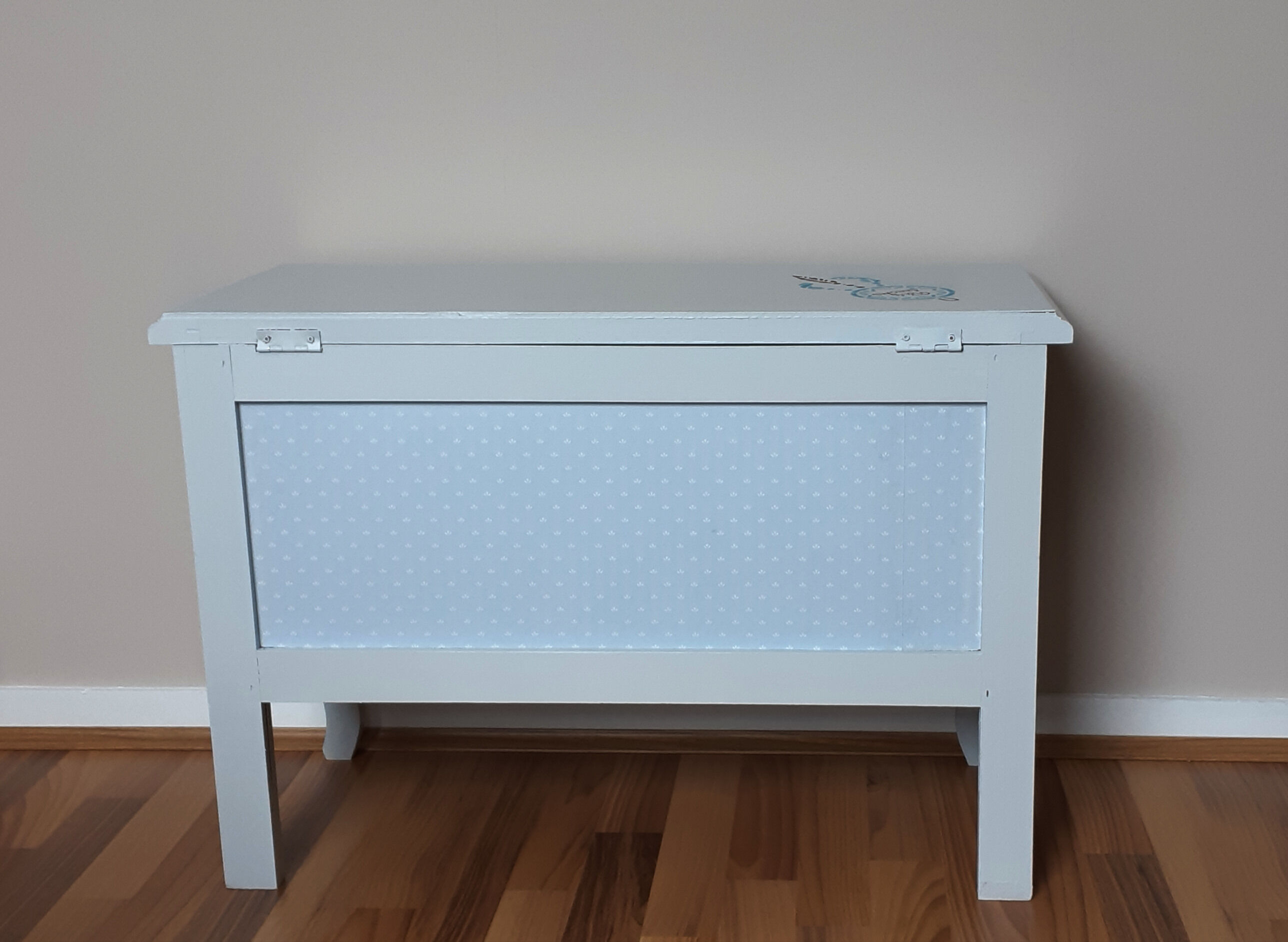 Redesigned wooden toy box