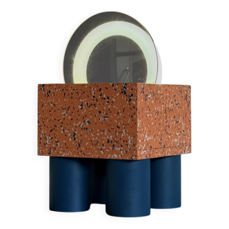 Special Memphis table lamp