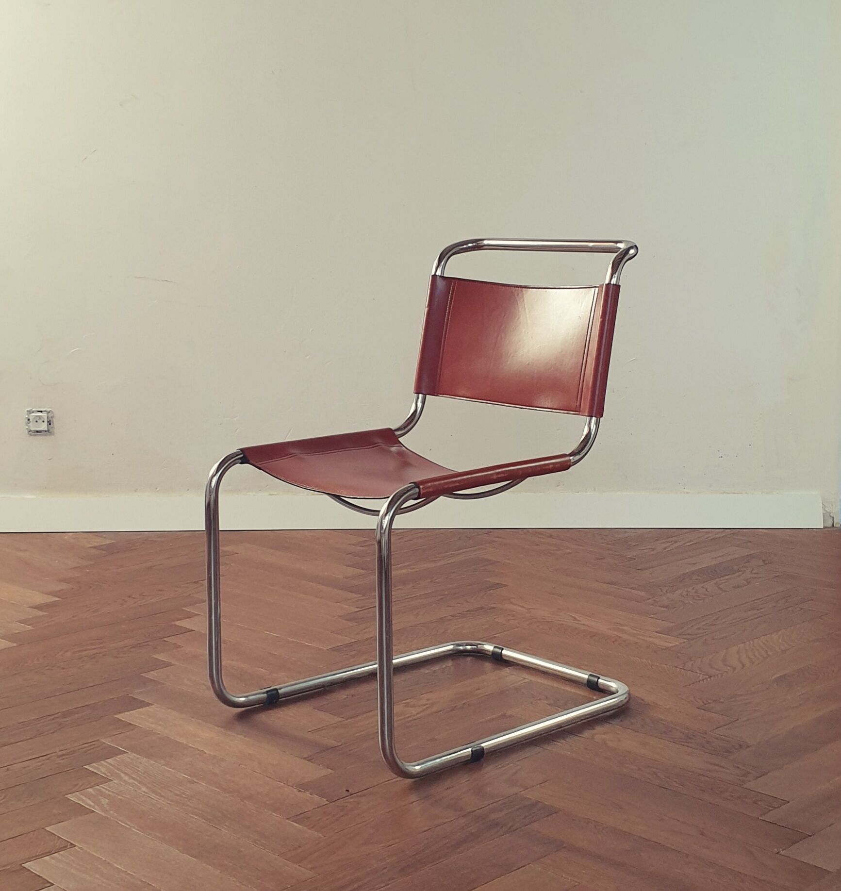Bauhaus cognac leather chair b33 by Marcel Breuer