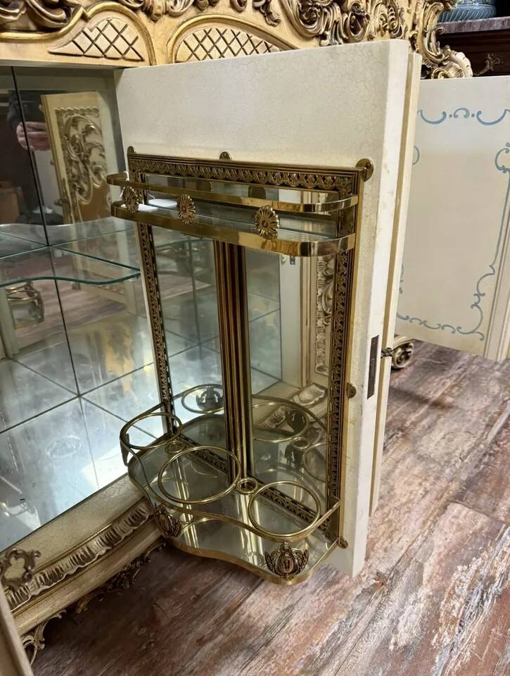 Louis XV Baroque Venetian curved sideboard in lacquered, painted and gilded wood