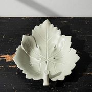 Coupe feuille de vigne vintage en porcelaine céladon de L. Michelaud Limoges