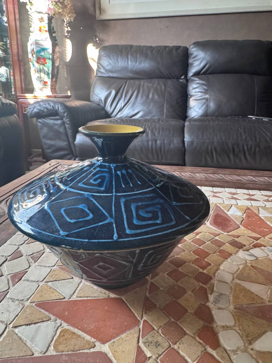 Candy dish - pot with lid