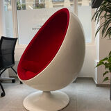 Egg armchair