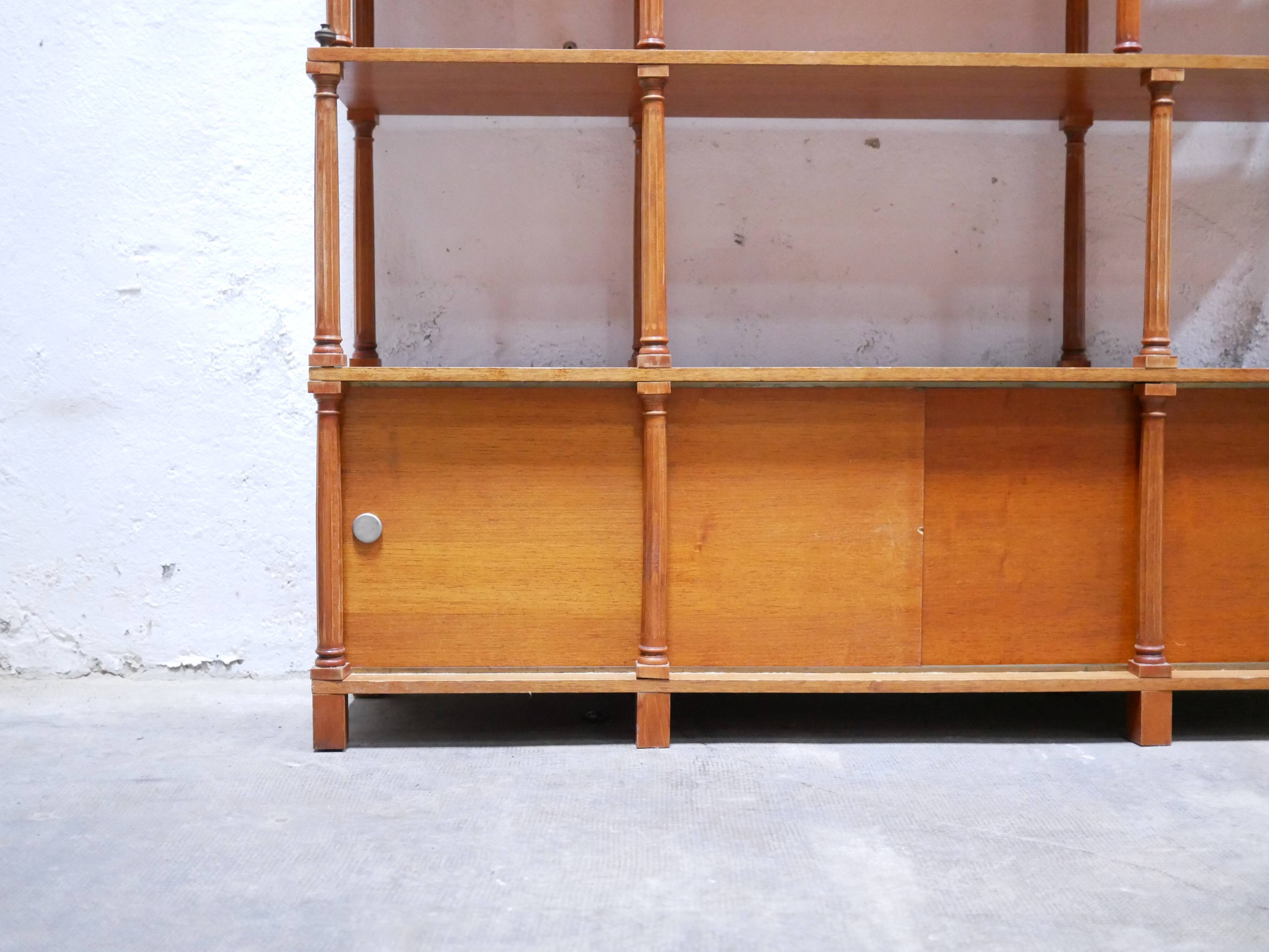 Bibliothèque vintage en bois