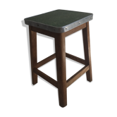 Tabouret en bois et assise verte