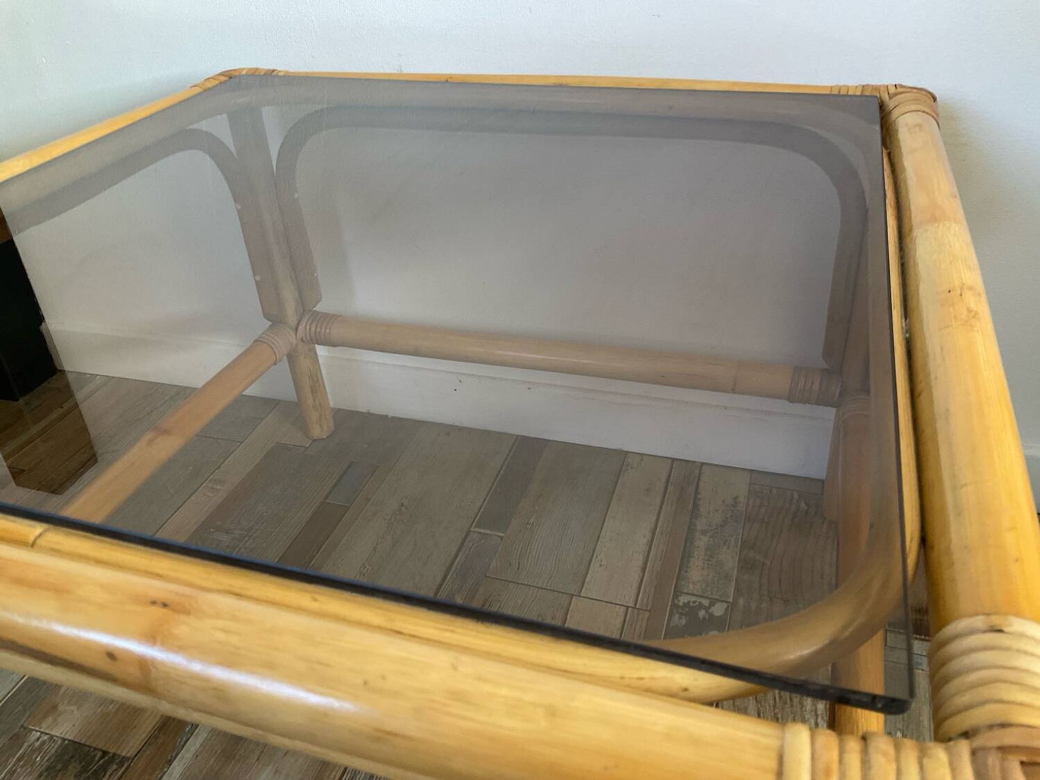 Tabb bo le basse vintage en rotin et verre fumé