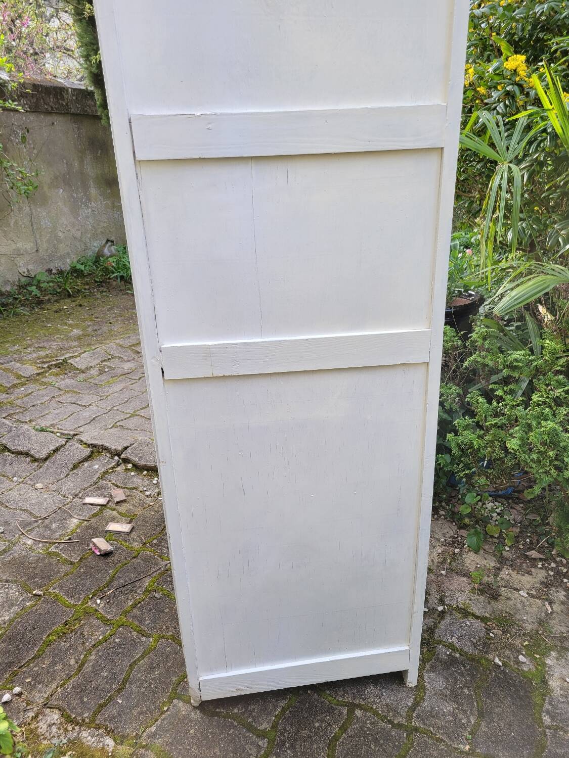 Parisian one-door wardrobe