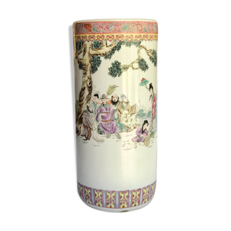 CHINA: PORCELAIN ROLL UMBRELLA DOOR WITH POLYCHROME DÉCOR