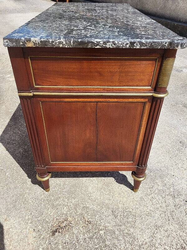 Louis xvi mahogany chest of drawers with 3 drawers from the 19th century