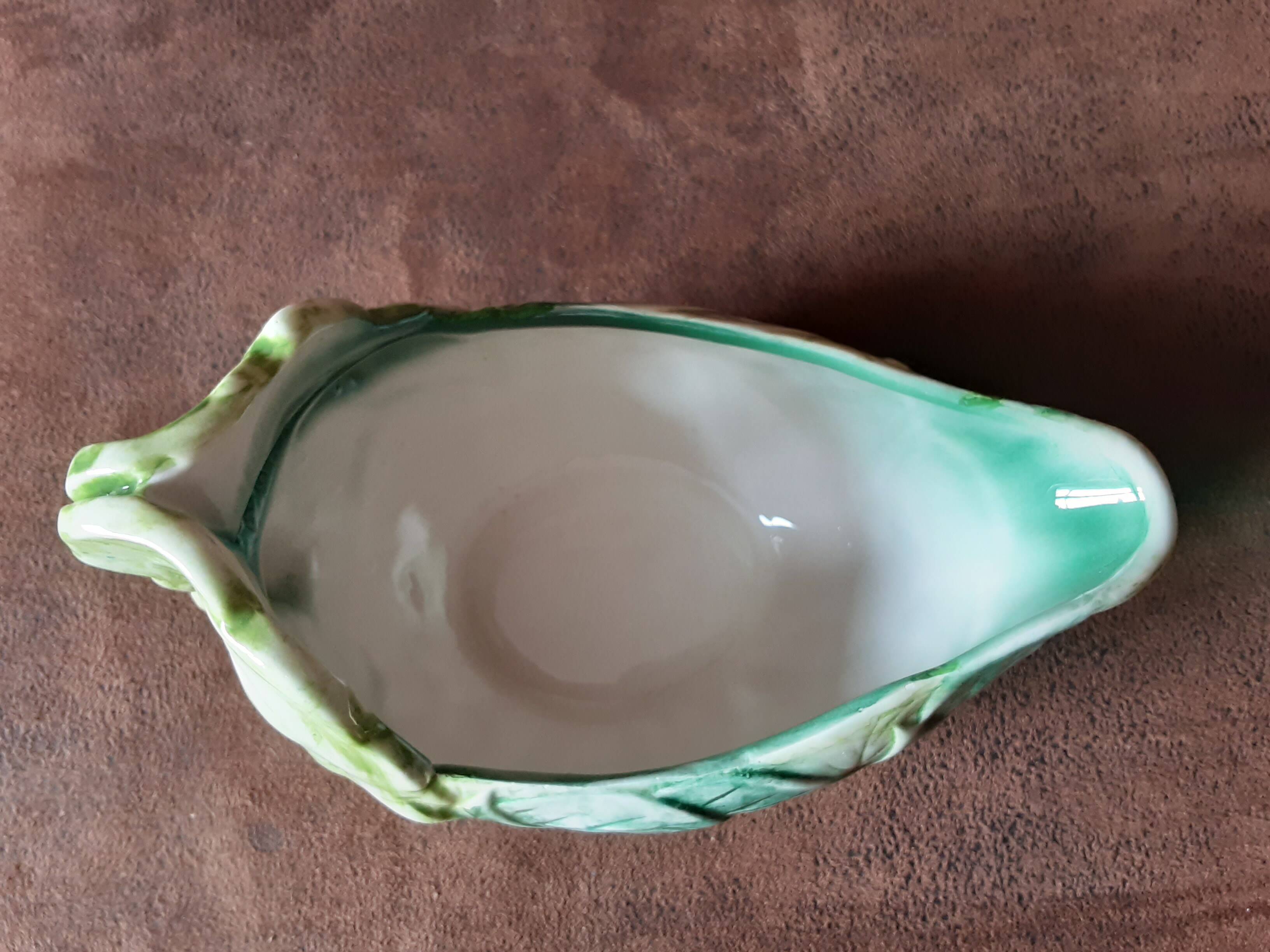 Gravy boat in barbotine style