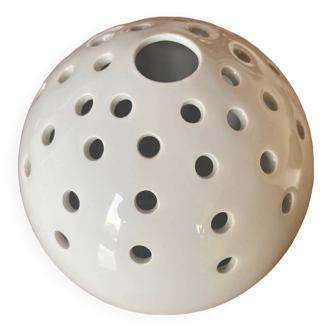 Pique fleurs en porcelaine