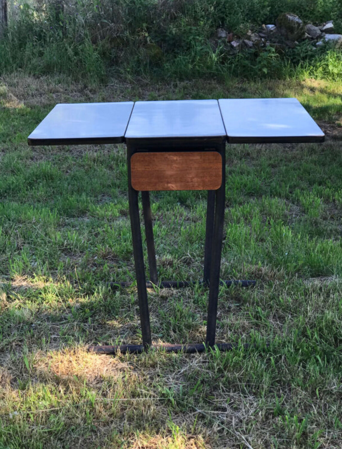 Formica feet tubes bar table